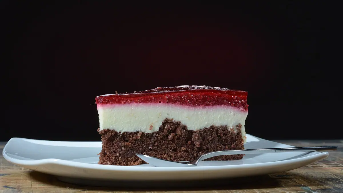Aysel's Cakes – cake shop in Wood Street, London